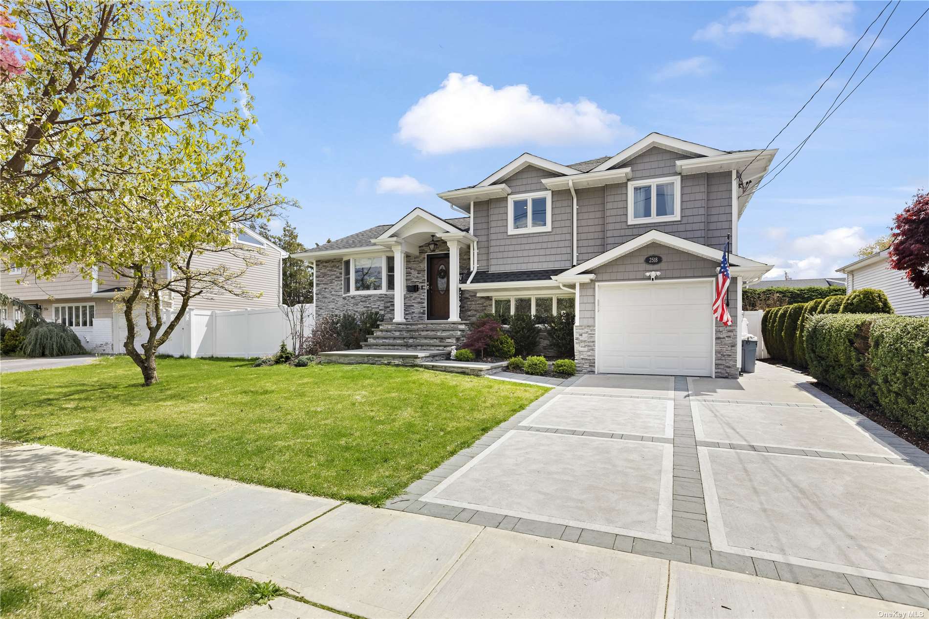 #1 photo, 2518 Horace Court, 长岛 Bellmore , NY 11710