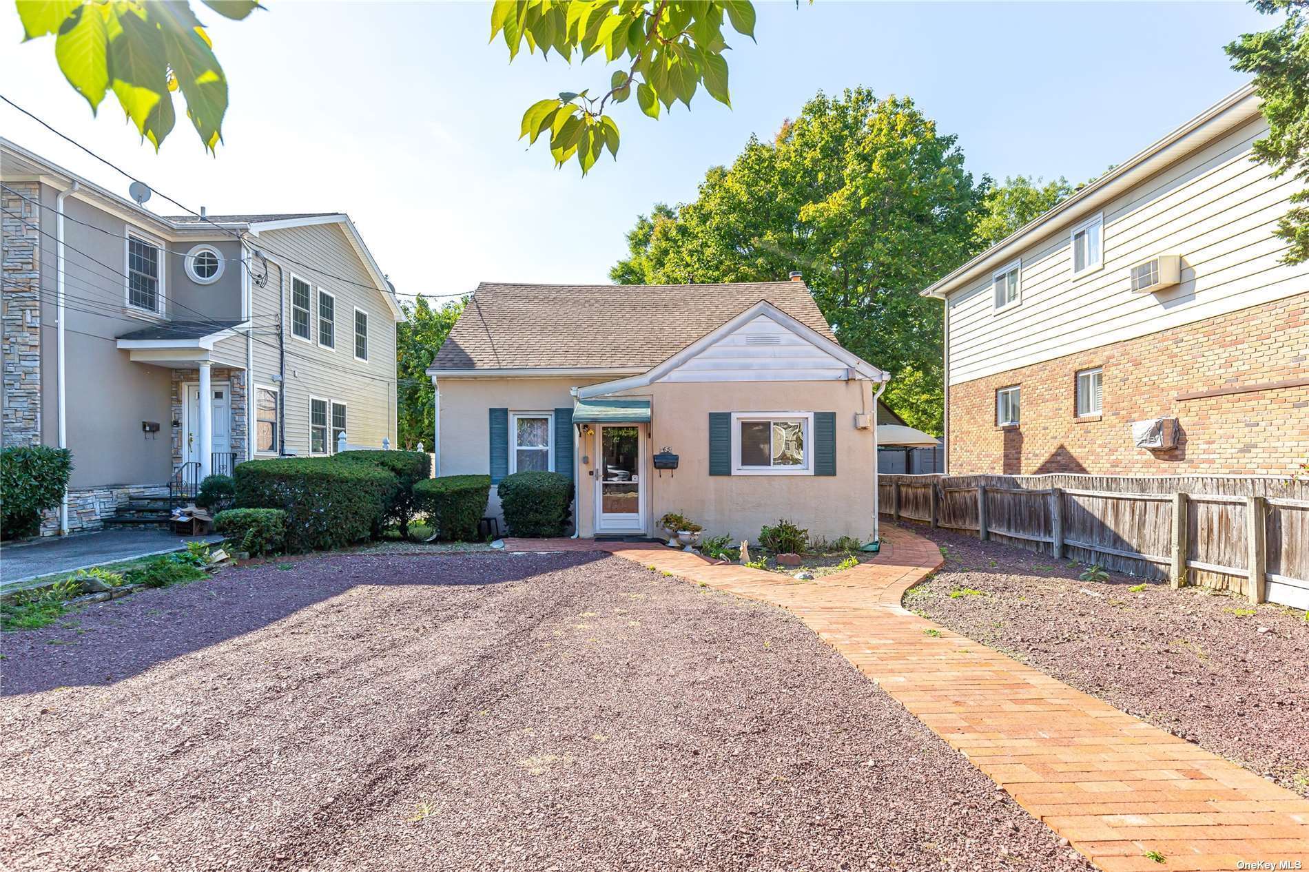 #1 photo, 65 Dunwood Road, 长岛 华盛顿港 Port Washington , NY 11050