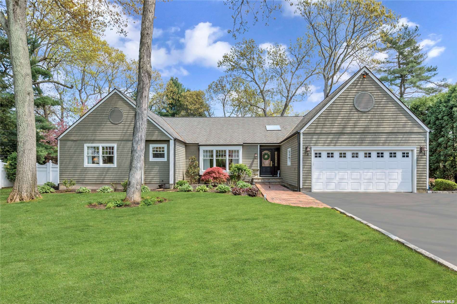 #1 photo, 69 Tamarack Street, 东长岛 北港 East Northport , NY 11731