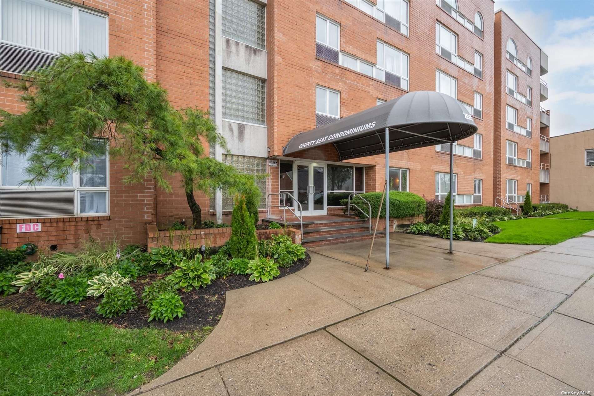 #1 photo, 205 Mineola Boulevard, 长岛 Mineola , NY 11501