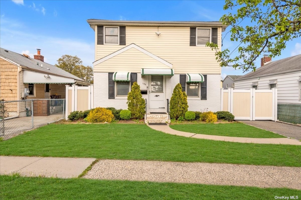 #1 photo, 132 Carle Road, 长岛 西布雷 Westbury , NY 11590