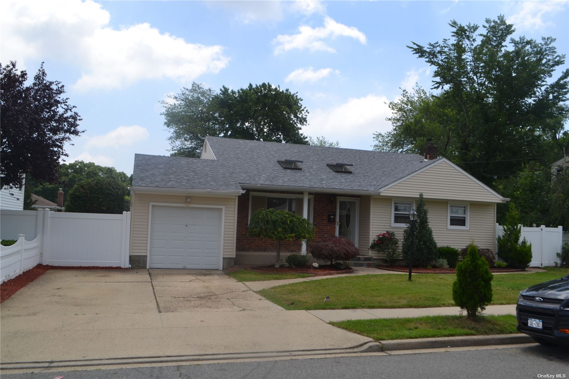 #1 photo, 16 Frank Avenue, 长岛 Farmingdale , NY 11735