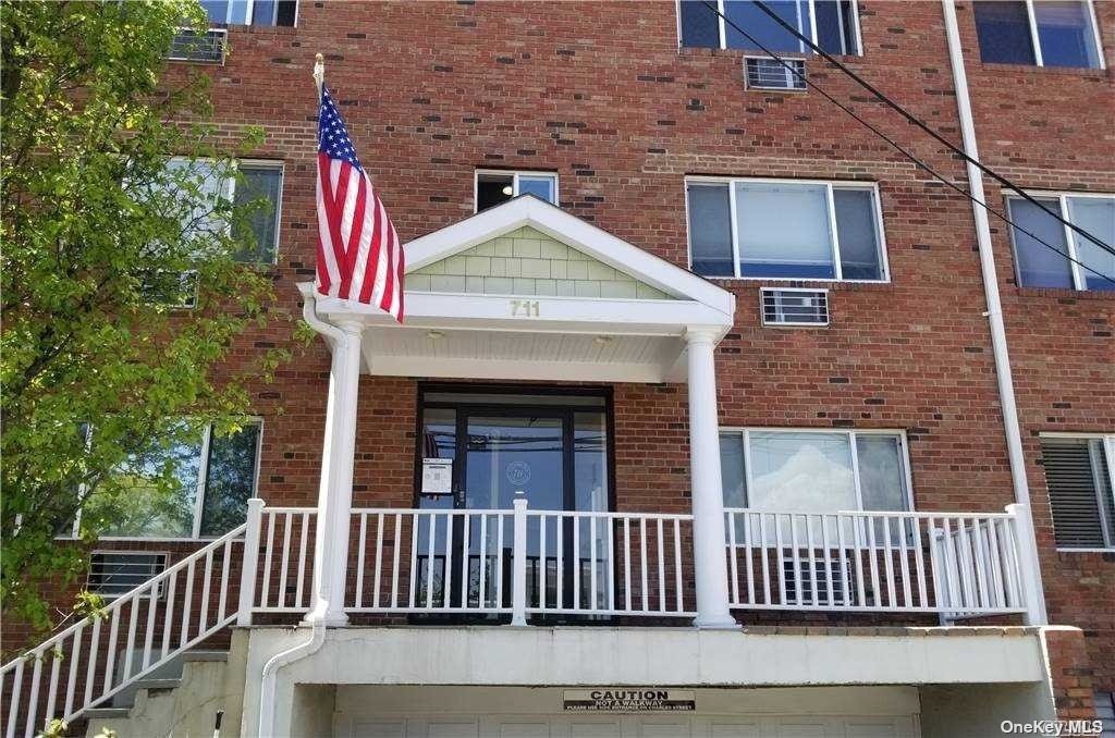 #1 photo, 711 Willis Avenue, 长岛 Williston Park , NY 11596