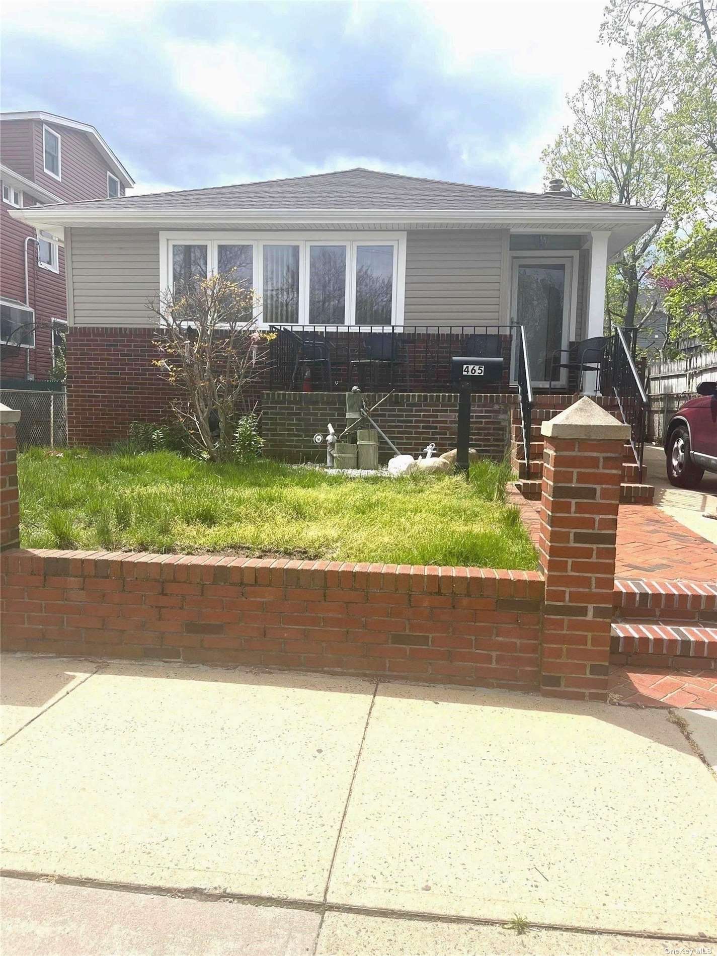 #1 photo, 465 Magnolia Boulevard, Long Beach , NY 11561