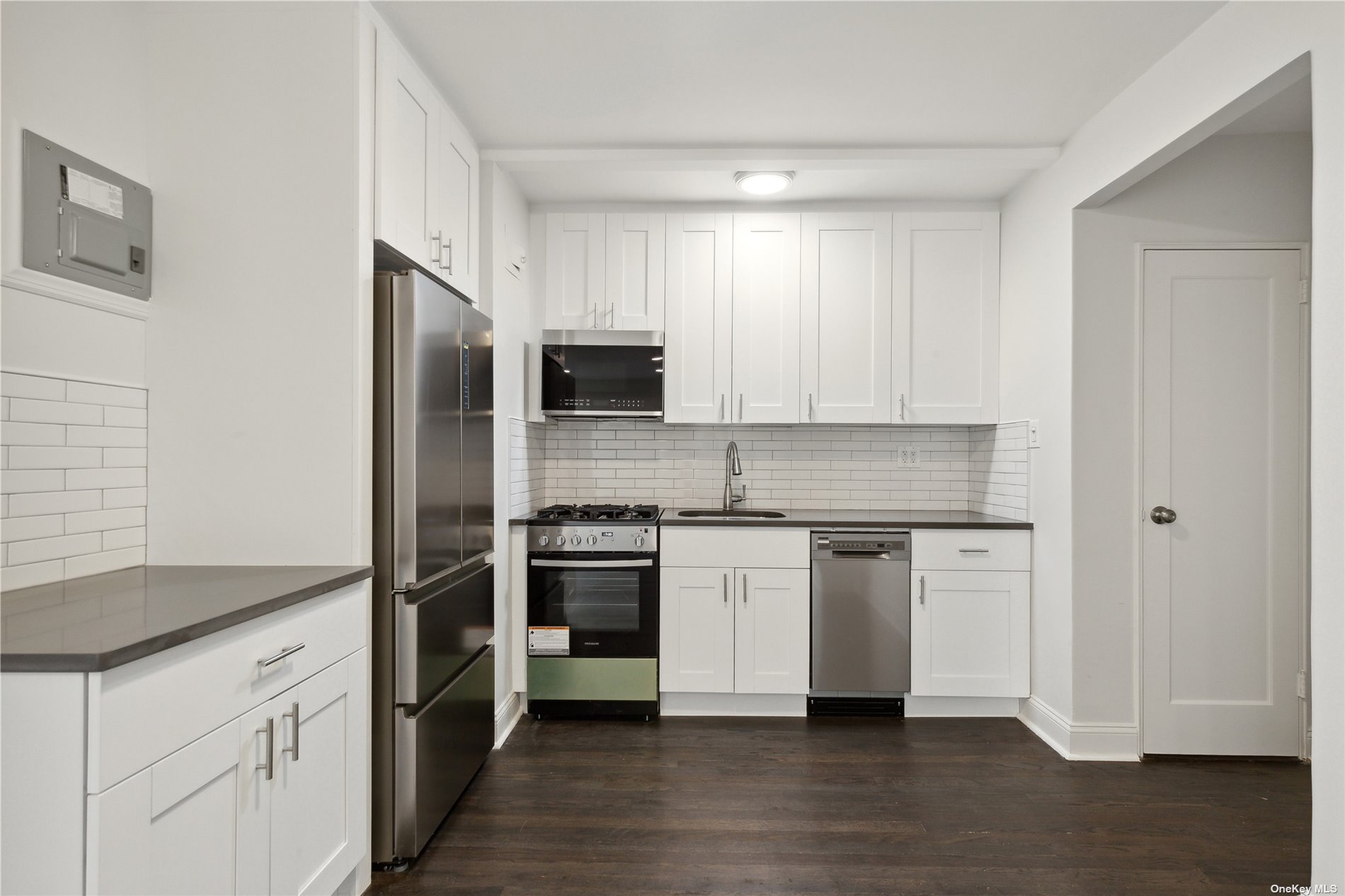 #1 photo, 100-11 67th Road, 皇后区 森林小丘 Forest Hills , NY 11375