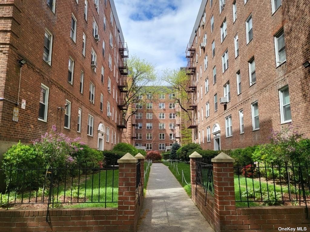 #1 photo, 144-35 Sanford Avenue, 法拉盛 Flushing , NY 11355