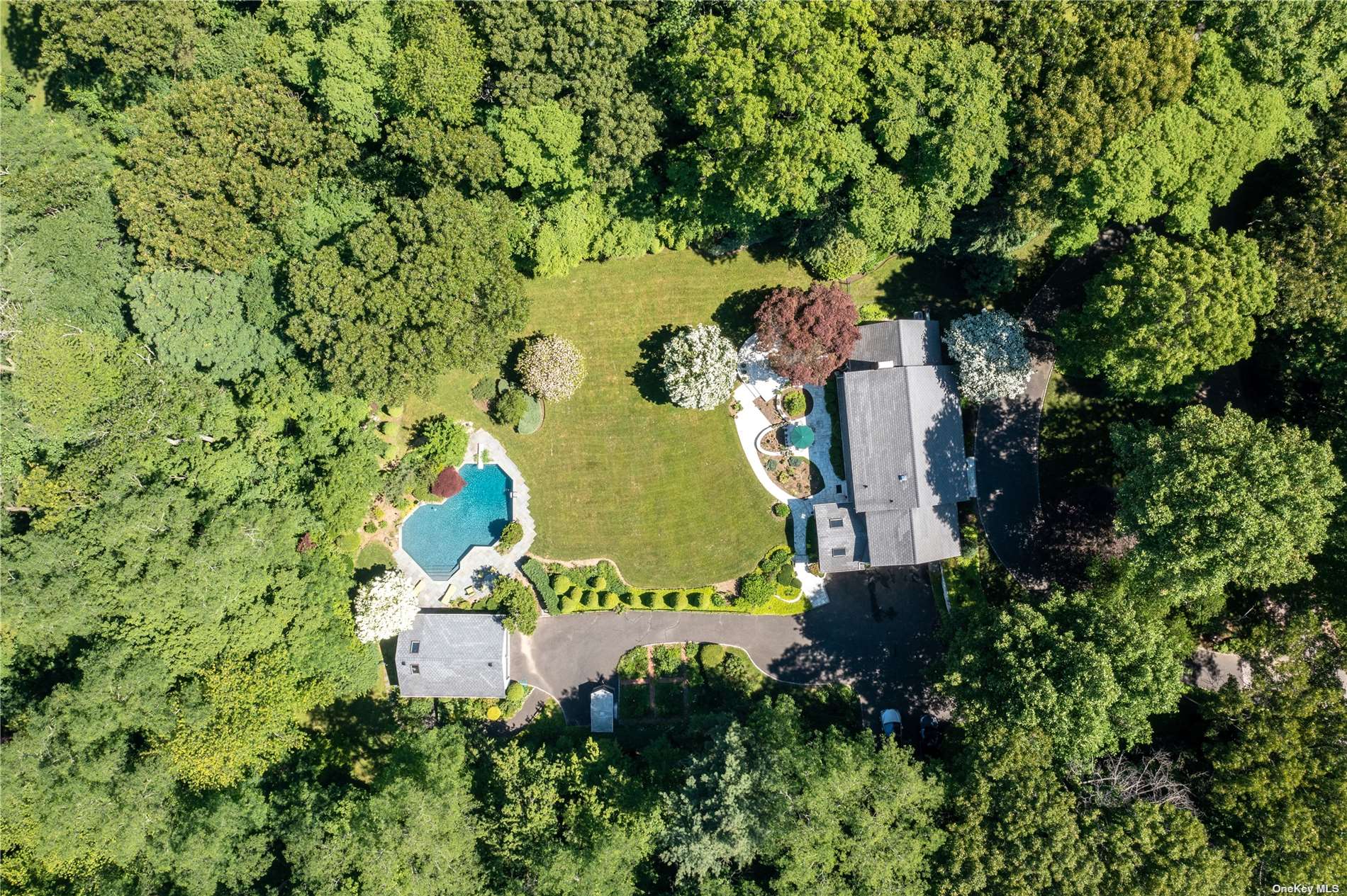 #1 photo, 44 Horse Hollow Court, 长岛 Locust Valley , NY 11560