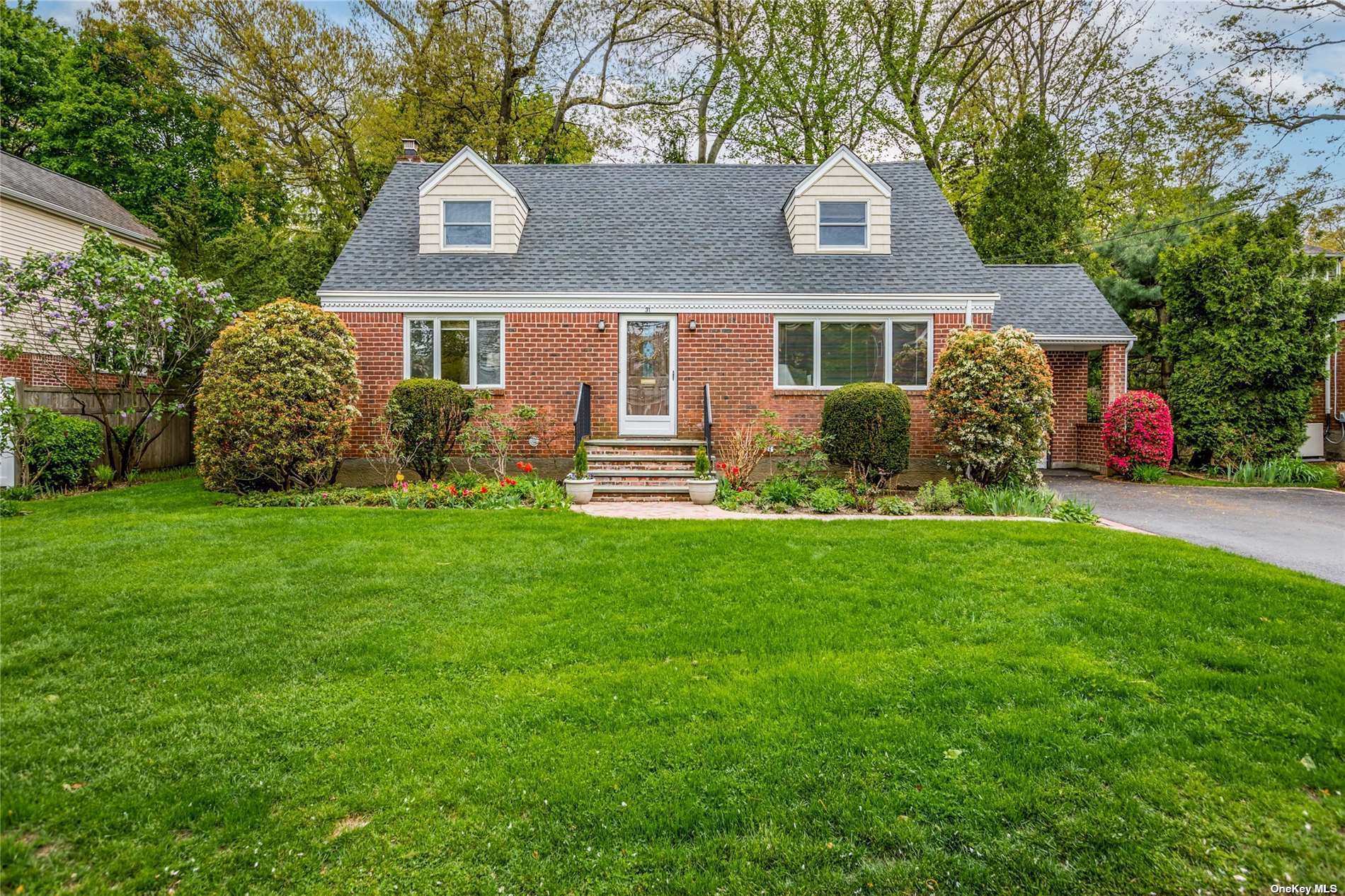 #1 photo, 31 Monmouth Drive, سوفولك East Northport , NY 11731