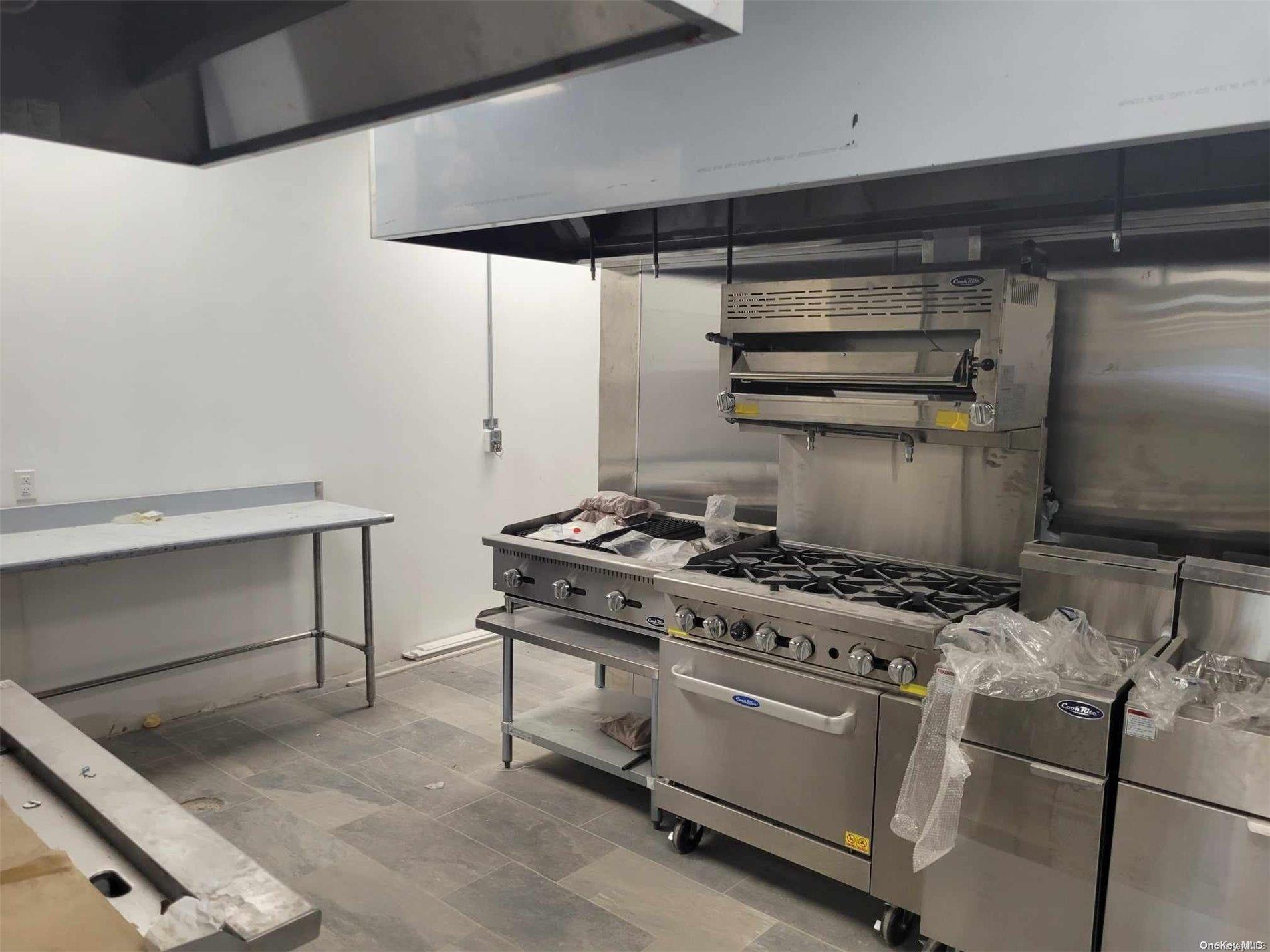 #11 photo, 472 Suffolk Avenue, サフォーク郡 Brentwood , NY 11717