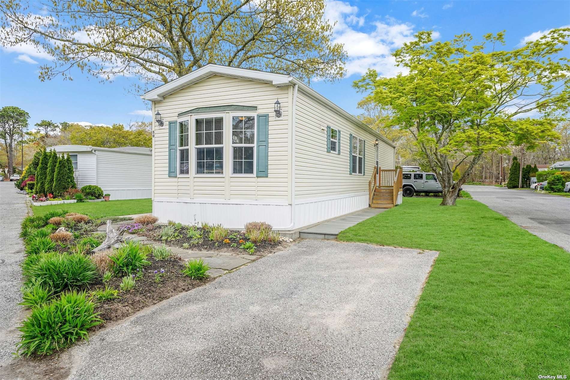 #1 photo, 50 Birch Street, 东长岛 汉普顿 East Quogue , NY 11942