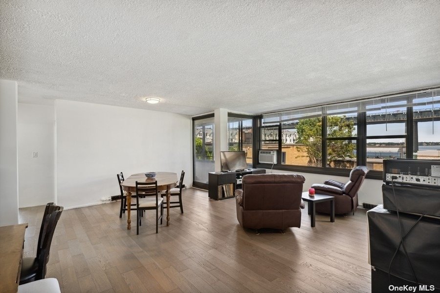 #1 photo, 168-01 12th Avenue, קווינס Beechhurst , NY 11357