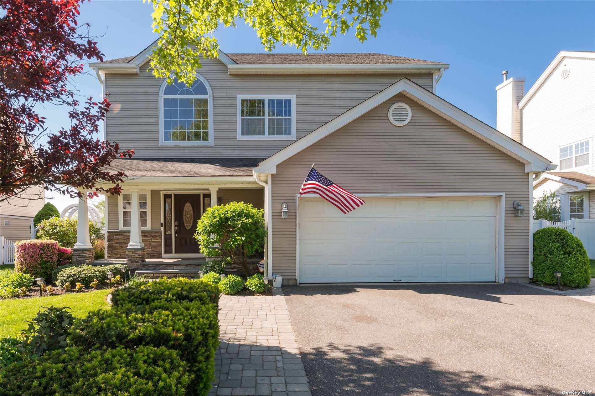 #1 photo, 7 Amberson Place, 东长岛 梅尔维尔 Melville , NY 11747