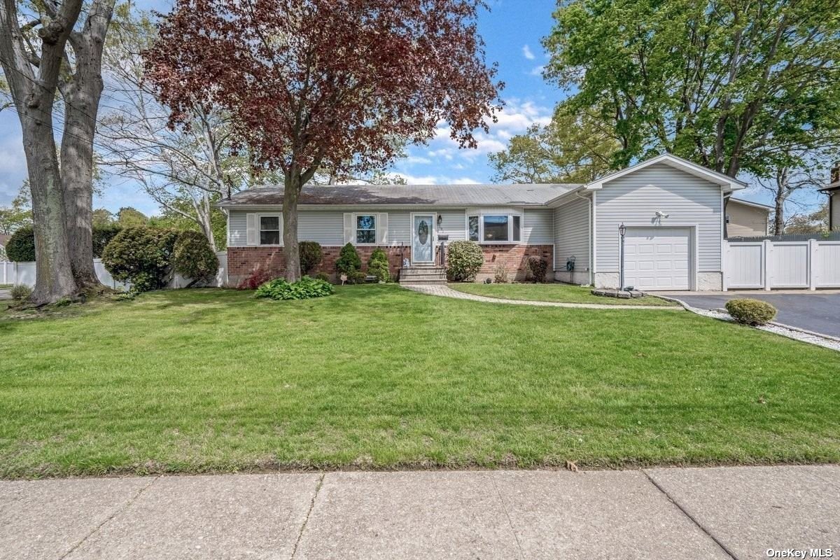 #1 photo, 191 Adams Street, 東長島 鹿园 Deer Park , NY 11729