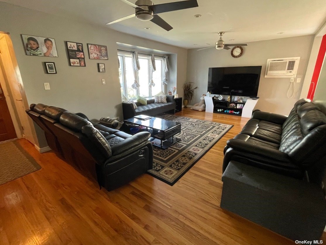 #1 photo, 54 Camden, 长岛 New Hyde Park , NY 11040