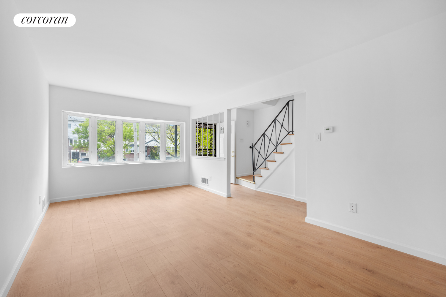 #1 photo, 141-25 25th Avenue, 法拉盛 Flushing , NY 11357