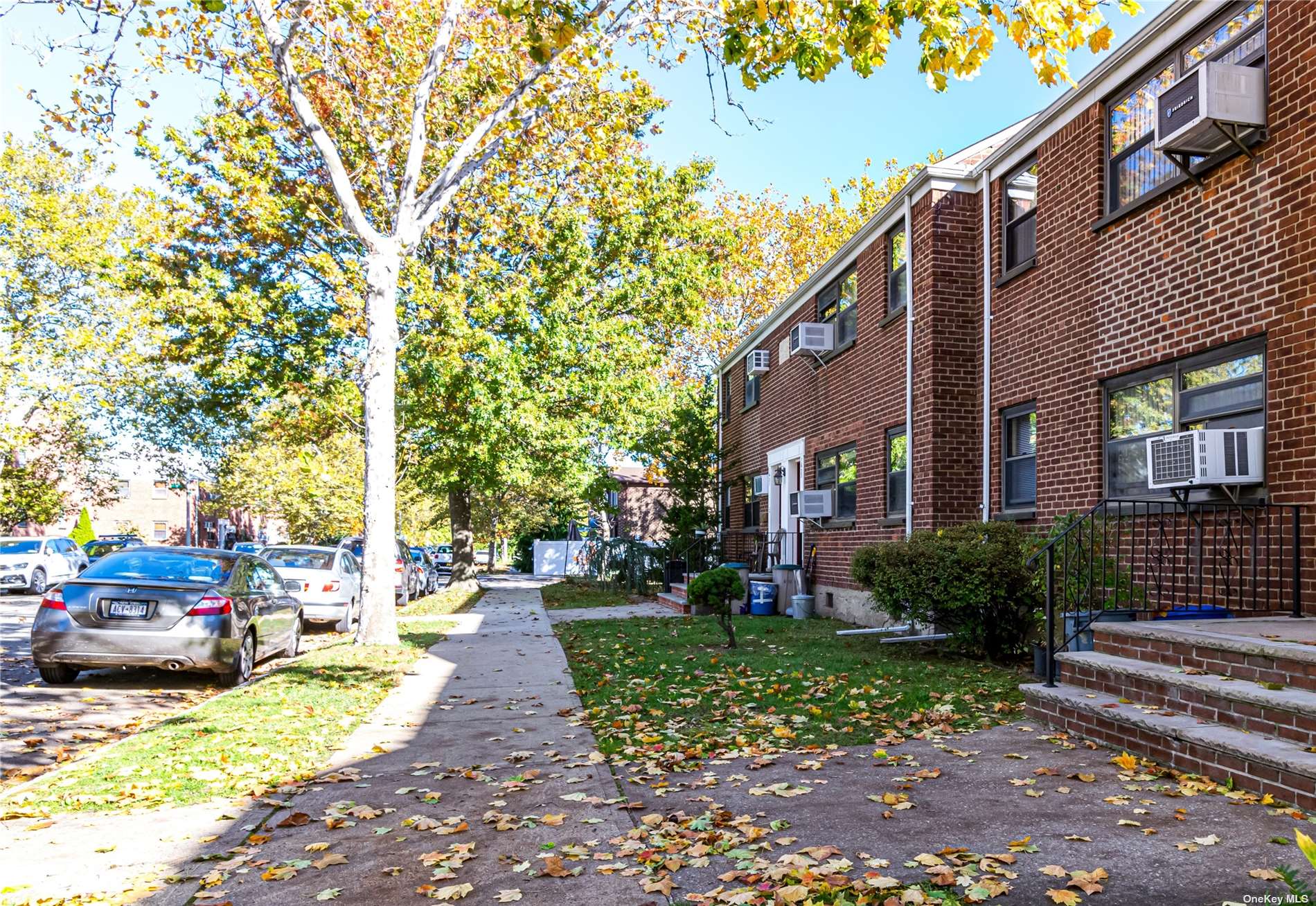 #1 photo, 16-31 163rd Street, קווינס Whitestone , NY 11357