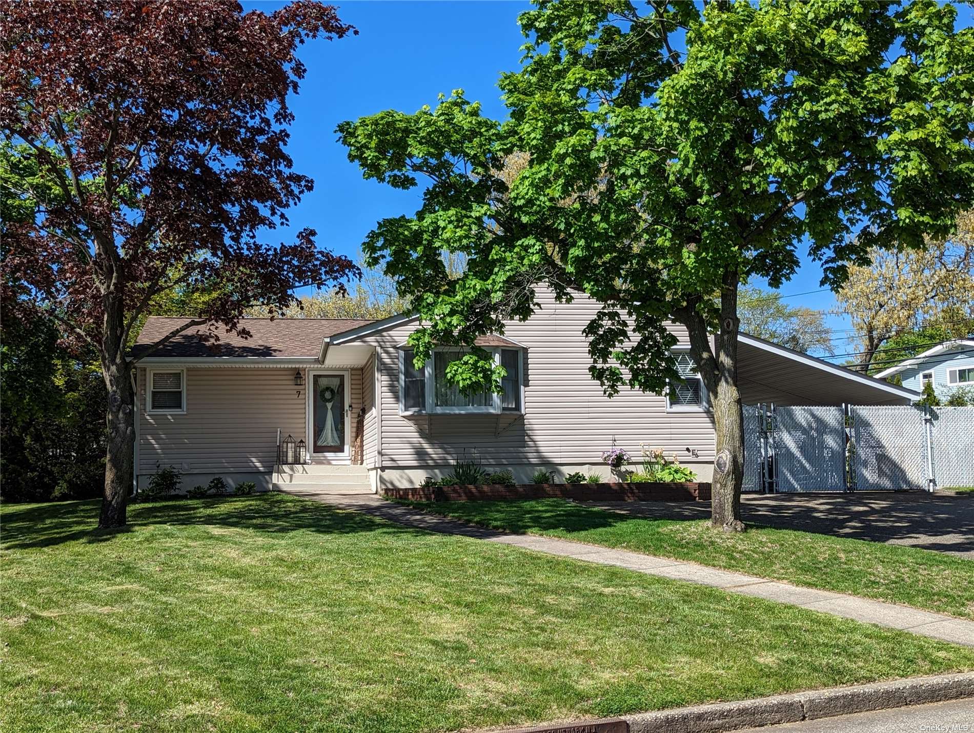 #1 photo, 7 Bowdoin Road, 东长岛 Centereach , NY 11720