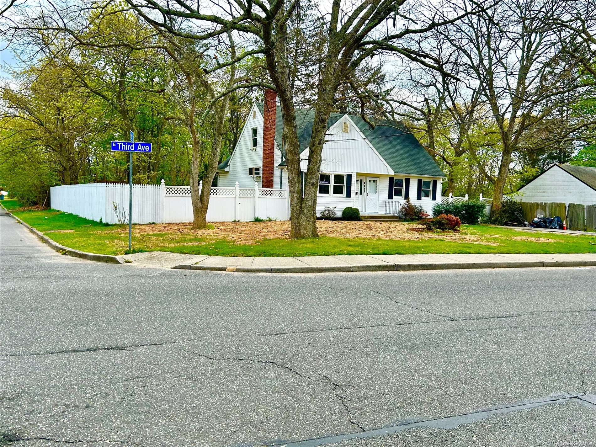 #1 photo, 1439 3rd Avenue, 东长岛 海湾 Bay Shore , NY 11706