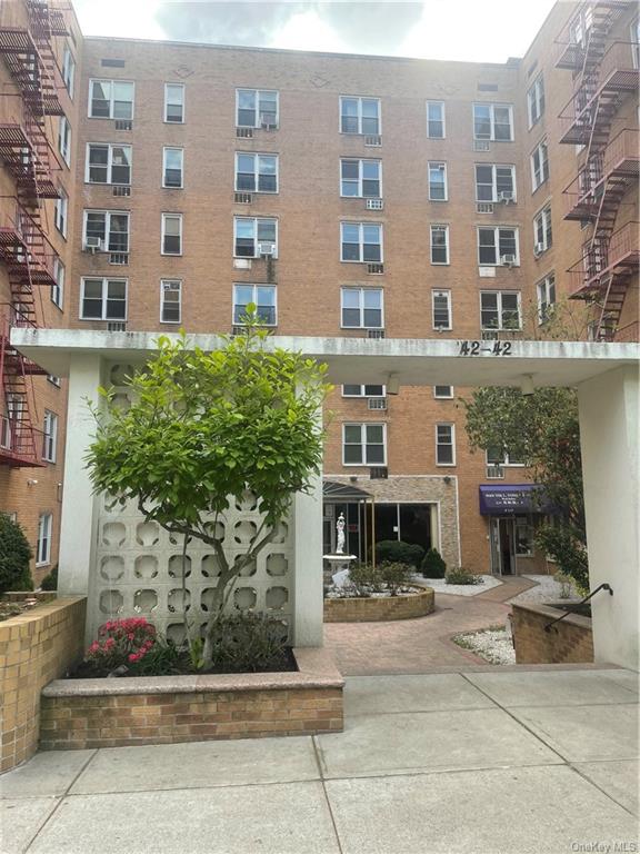 #1 photo, 4242 Colden Street, 法拉盛 Flushing , NY 11355