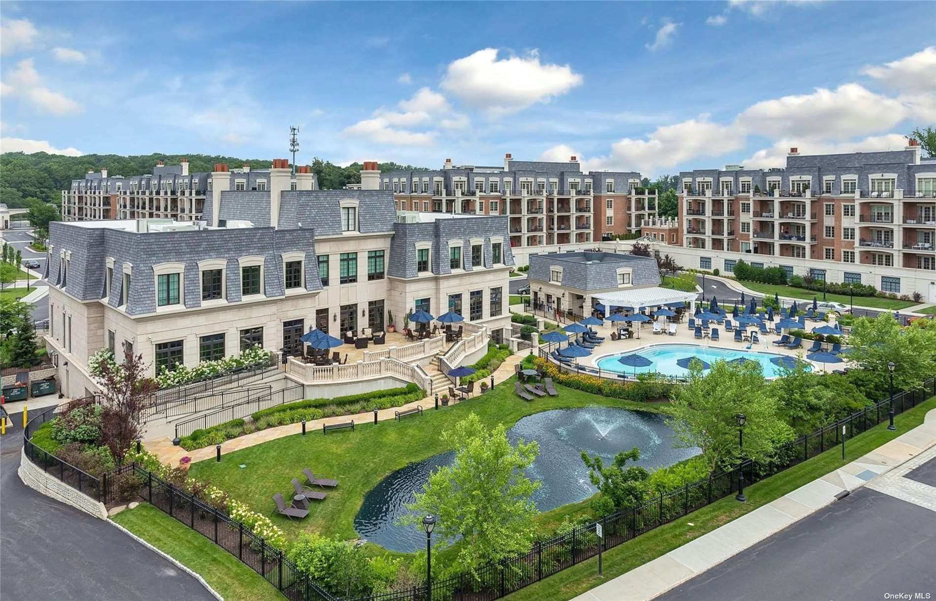 #1 photo, 3000 Royal Court, 长岛 北丘 North Hills , NY 11040