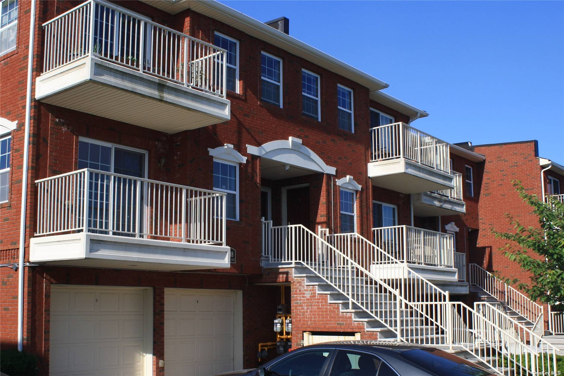 #1 photo, 121-18 Powells Cove Boulevard, 皇后区 大学点 College Point , NY 11356