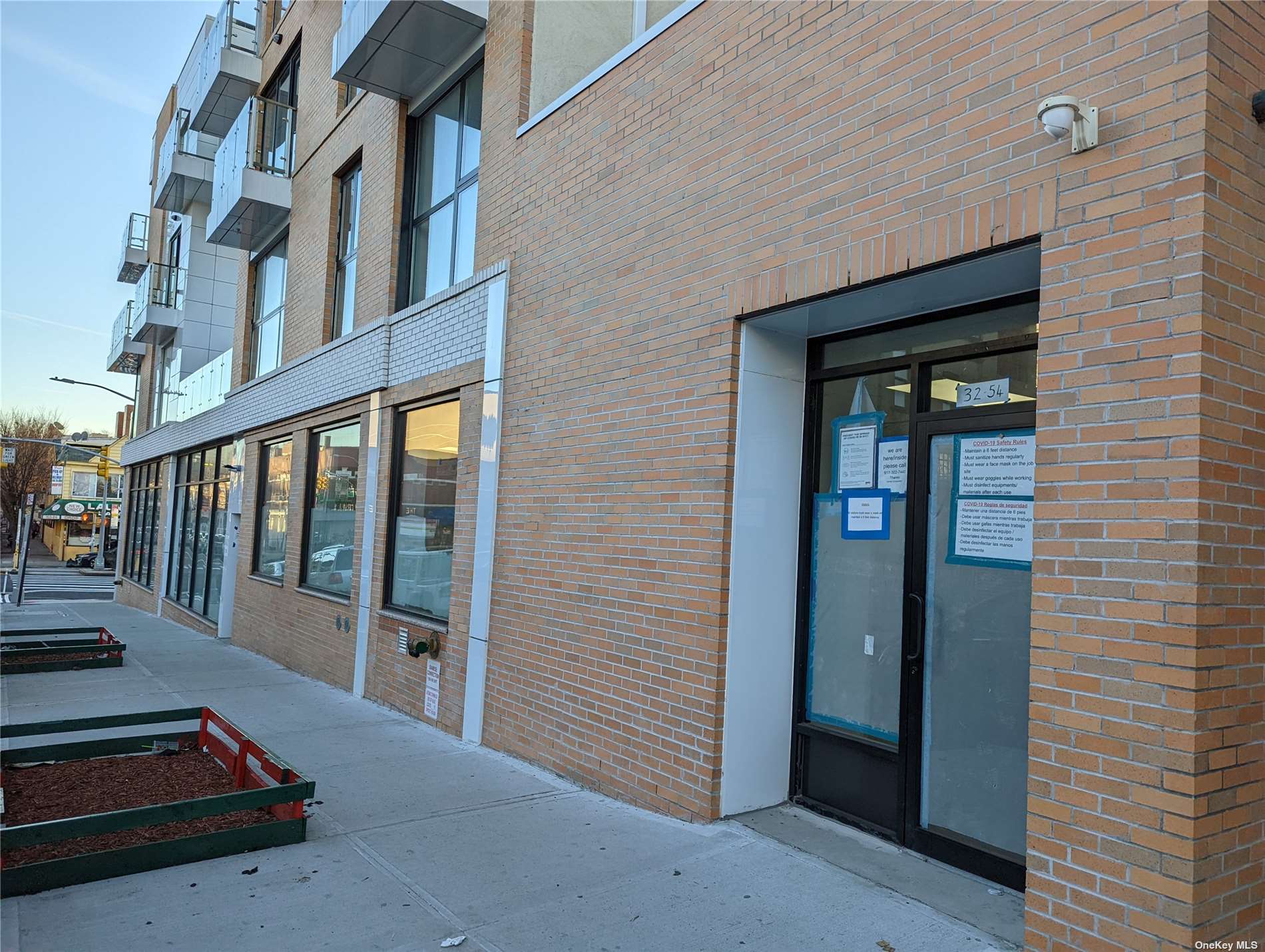 #1 photo, 32-54 104th Street, 皇后区 艾姆赫斯特 East Elmhurst , NY 11369