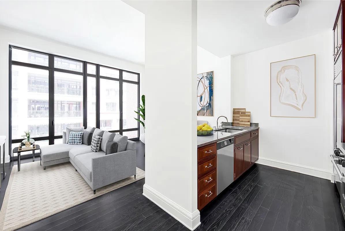 #1 photo, 155 W 11TH Street, 曼哈顿 格林威治村 Greenwich Village , NY 10011