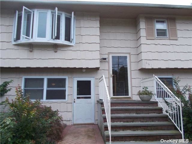 #1 photo, 66 Pentmoor Drive, 东长岛 Mastic , NY 11950