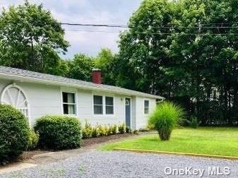 #1 photo, 303 Old Town Road, 东长岛 East Setauket , NY 11733