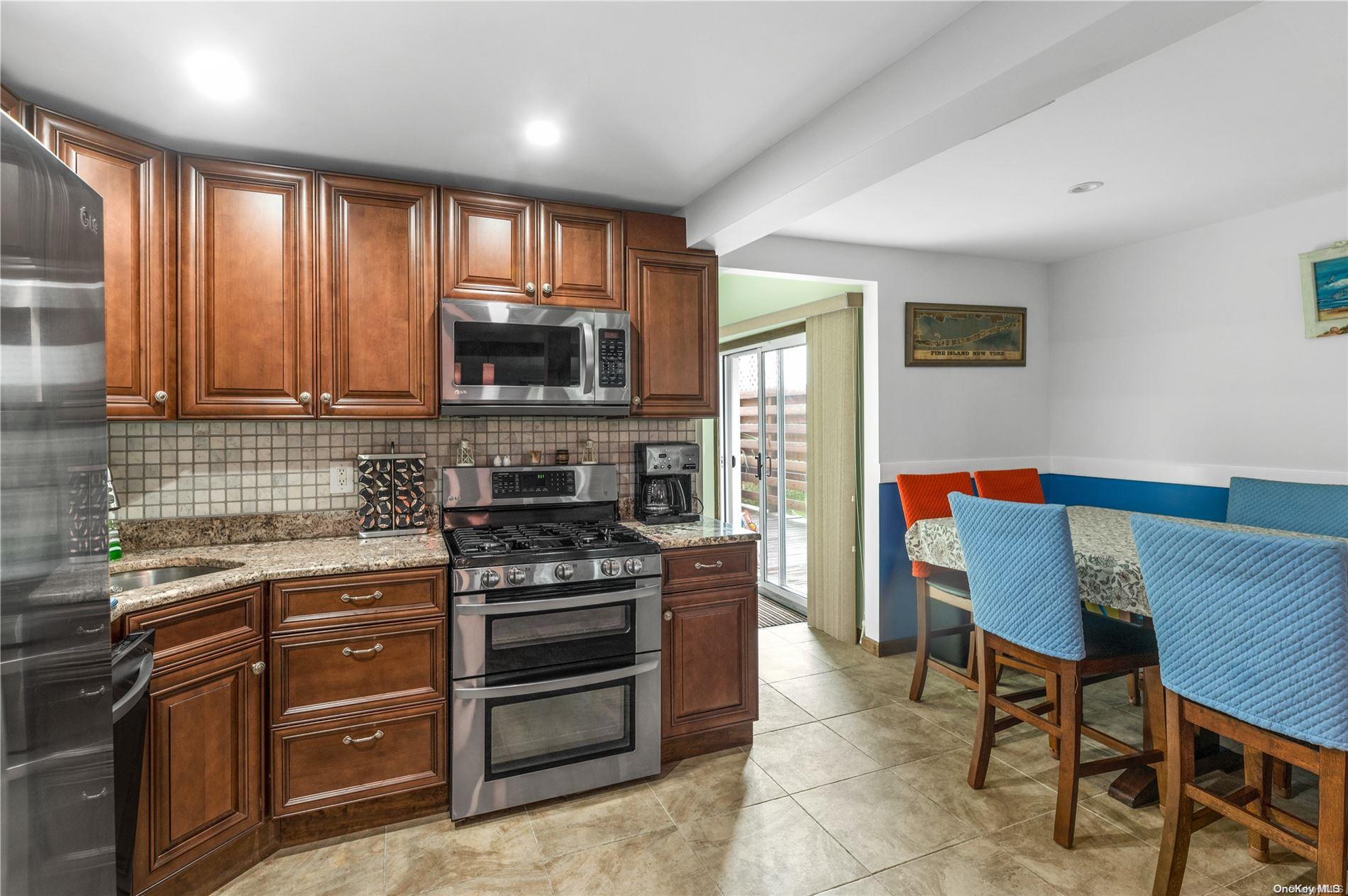 #4 photo, 289 Cottage Walk, Ocean Beach , NY 11770