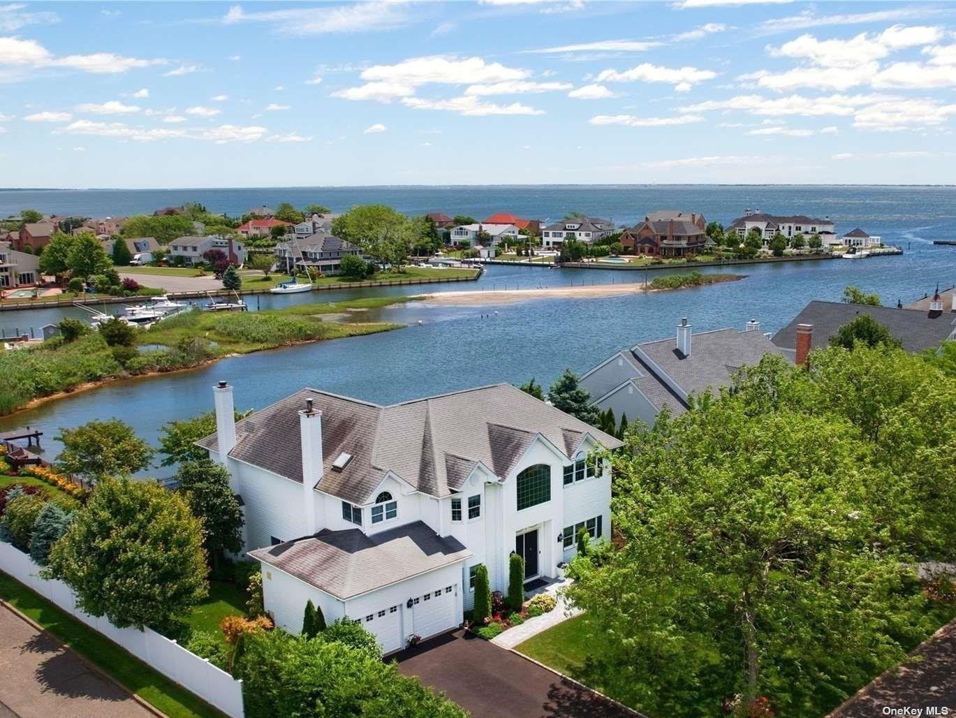 #1 photo, 149 Pace Drive, 东长岛 西艾斯利普 West Islip , NY 11795