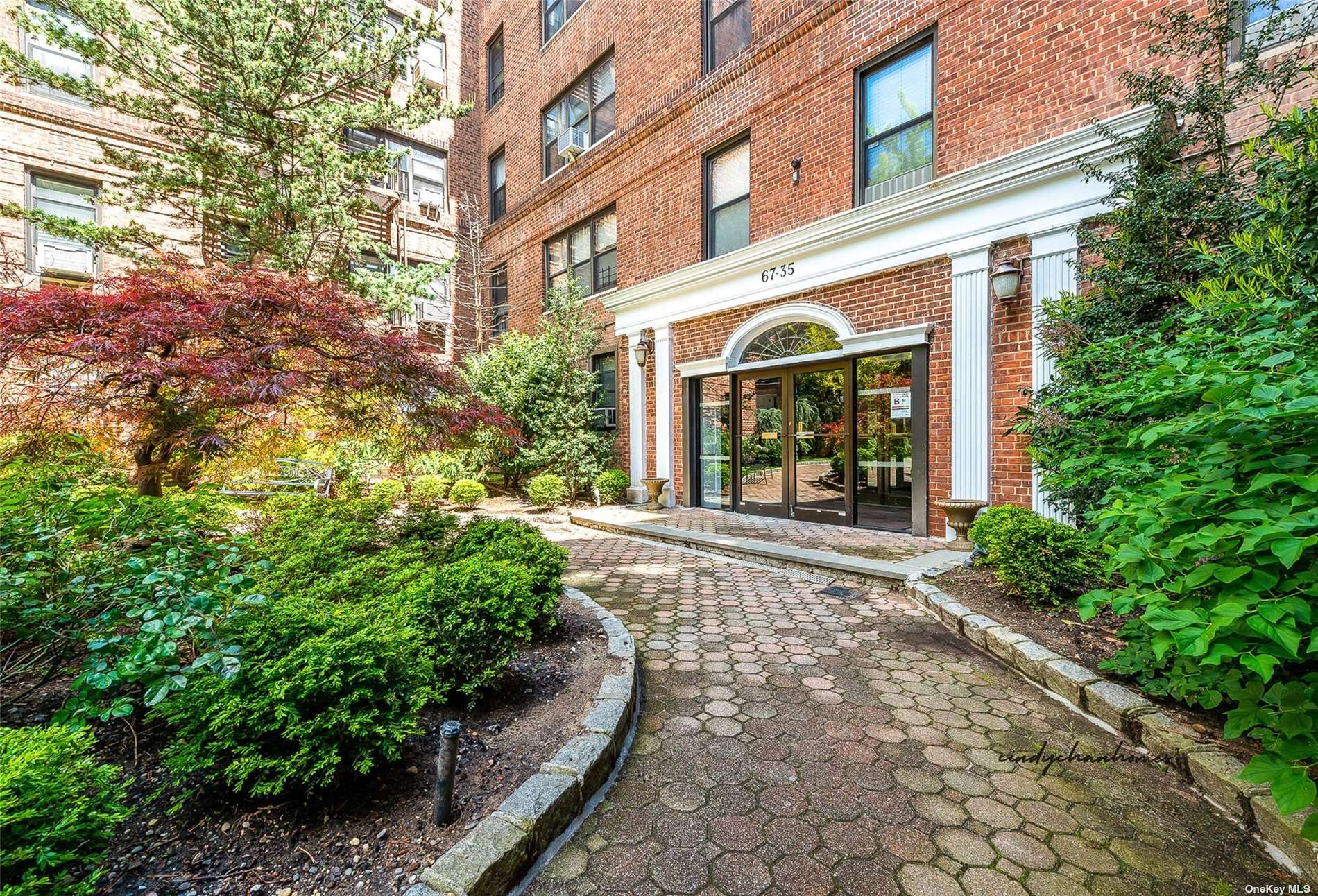 #1 photo, 67-35 Yellowstone Boulevard, 皇后区 森林小丘 Forest Hills , NY 11375