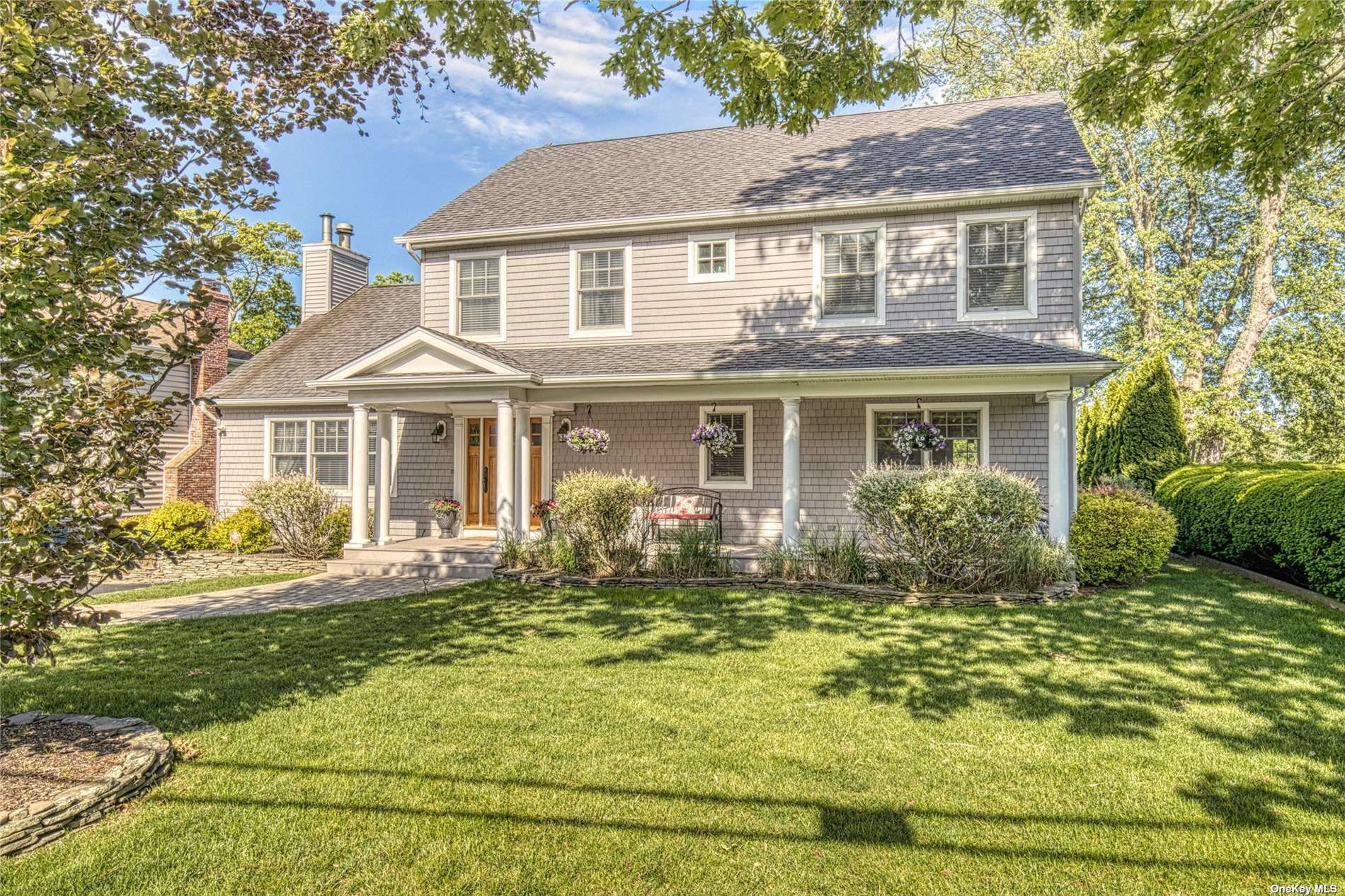 #1 photo, 111 Hewitt Boulevard, 东长岛 Center Moriches , NY 11934