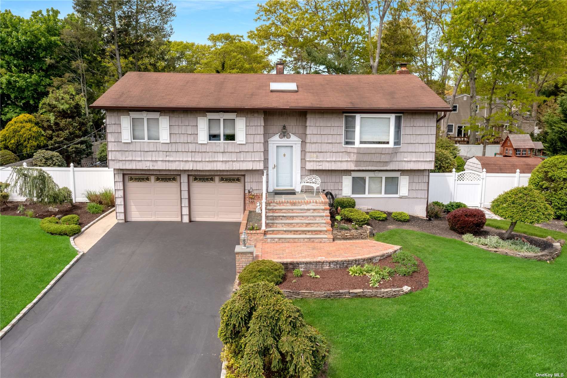 #1 photo, 298 Avenue B, Lake Ronkonkoma , NY 11779