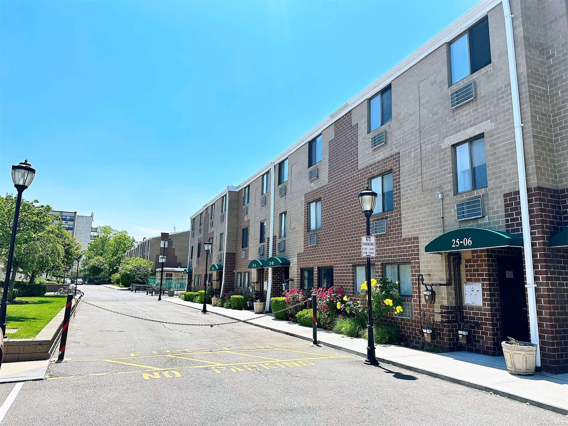 #1 photo, 2508 120th Street, 法拉盛 Flushing , NY 11354