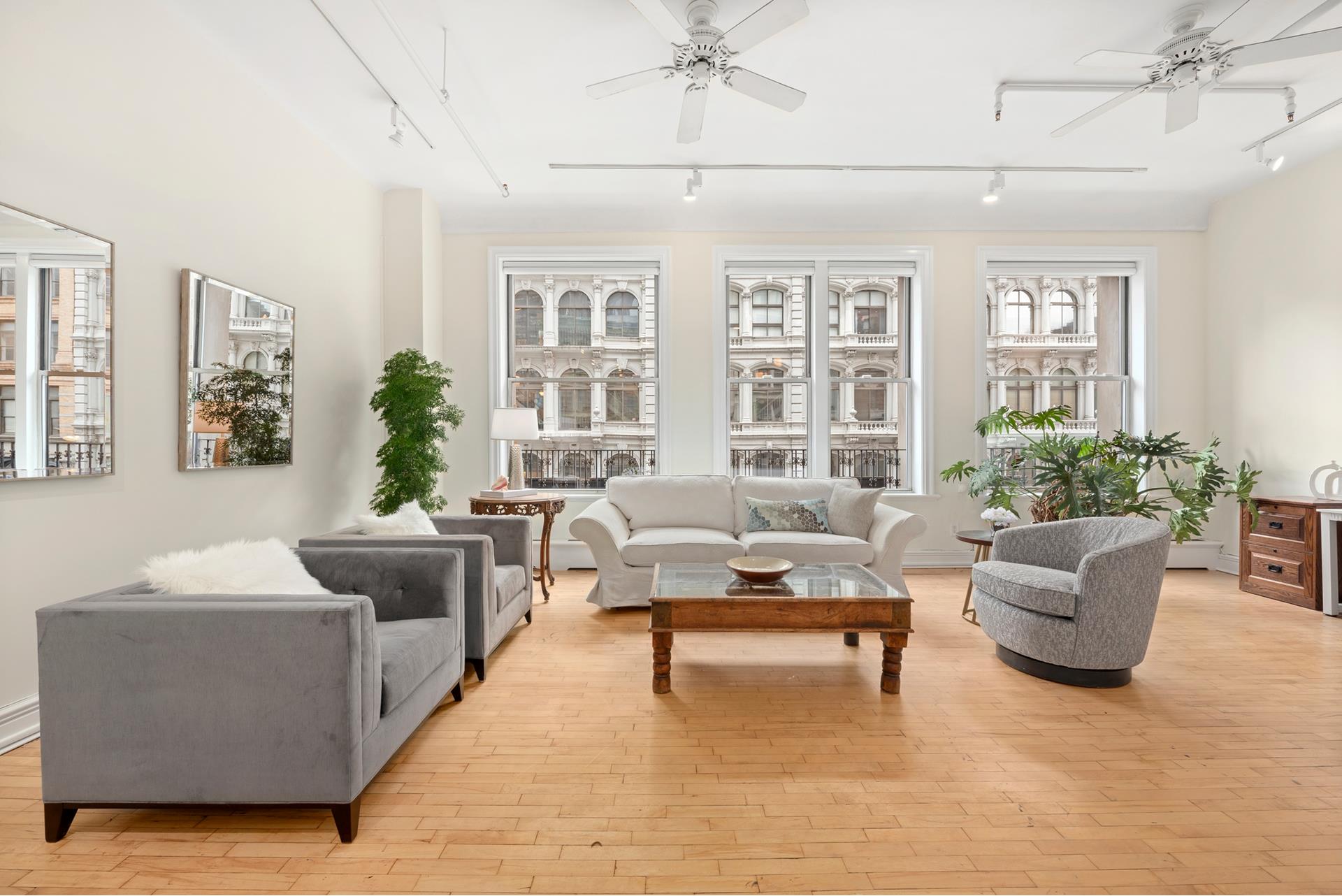 #1 photo, 652 Broadway, מנהטן NoHo , NY 10012