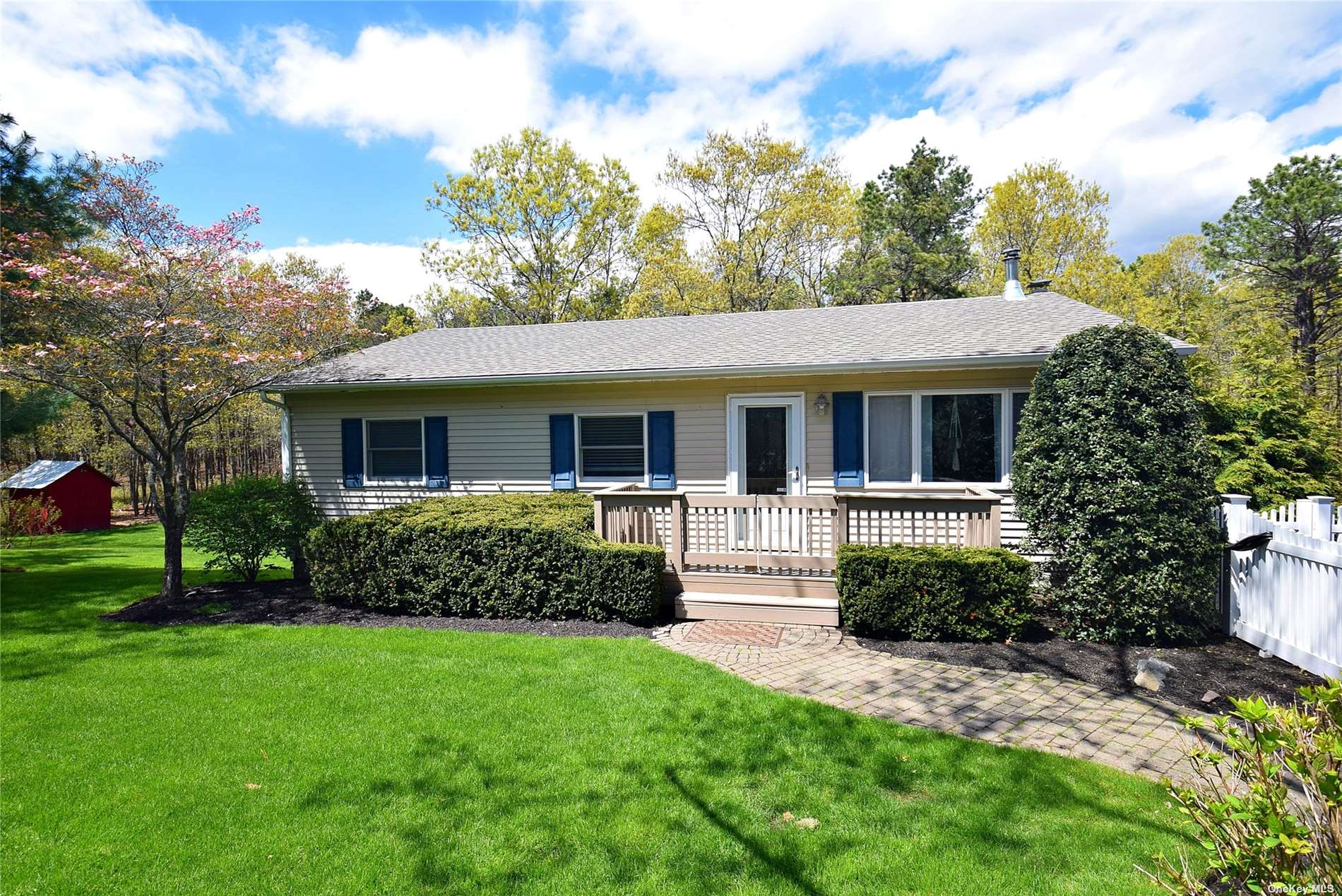 #1 photo, 450 Chapman Boulevard, 东长岛 Manorville , NY 11949