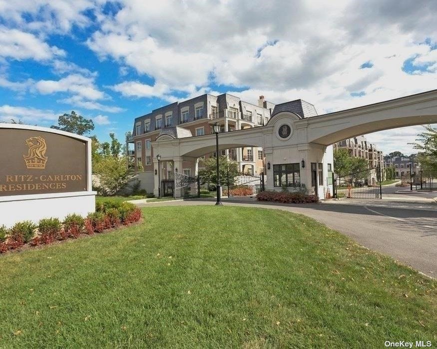 #1 photo, 1000 Royal Court, 长岛 北丘 North Hills , NY 11040