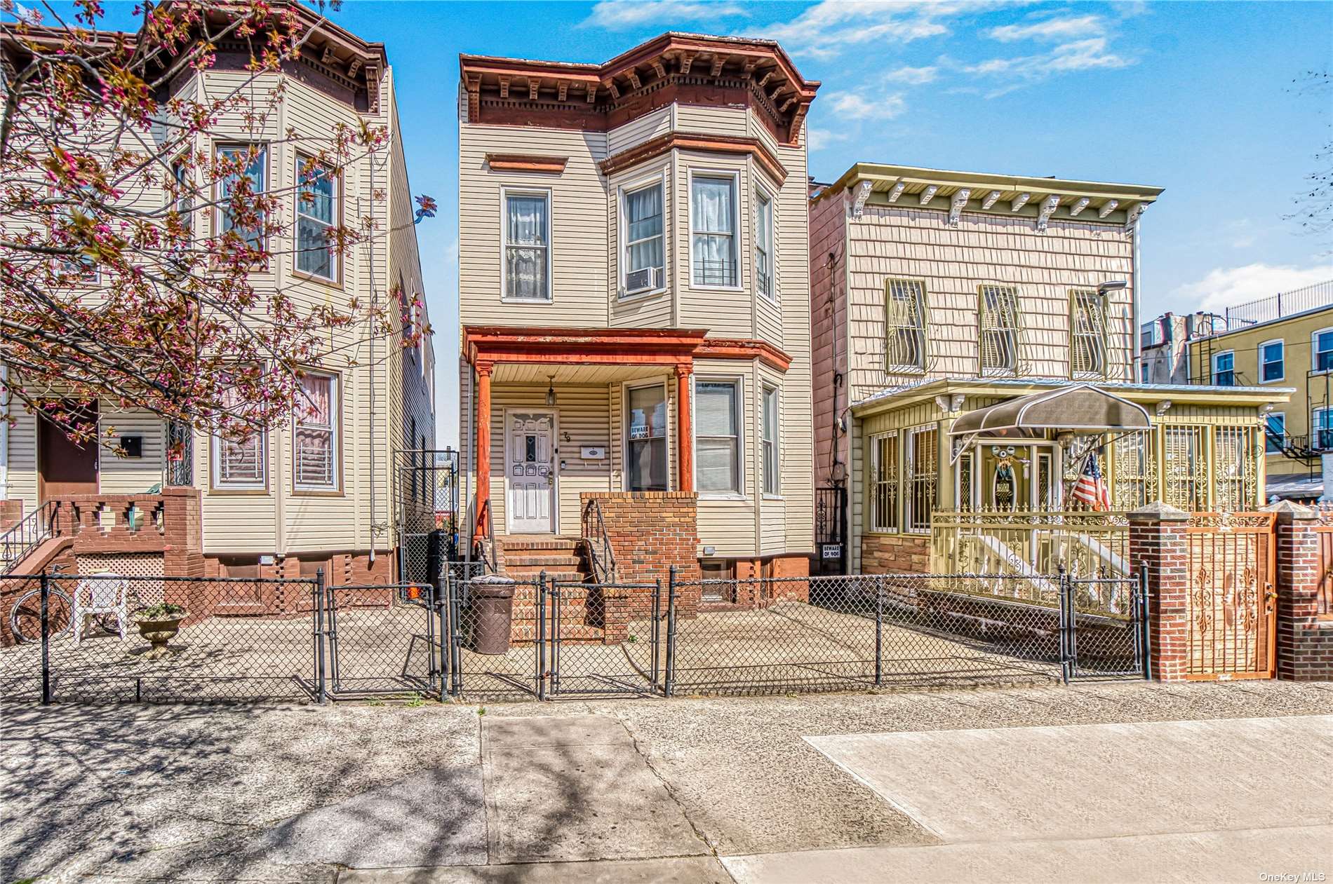 #1 photo, 79 Norwood Avenue, 布鲁克林 Cypress Hills , NY 11208