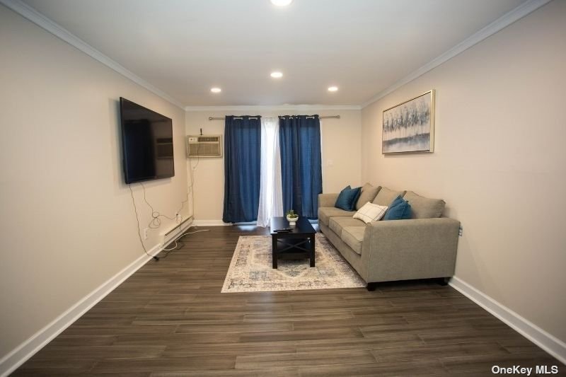 #1 photo, 15 Harrison Avenue, 东长岛 Amityville , NY 11701