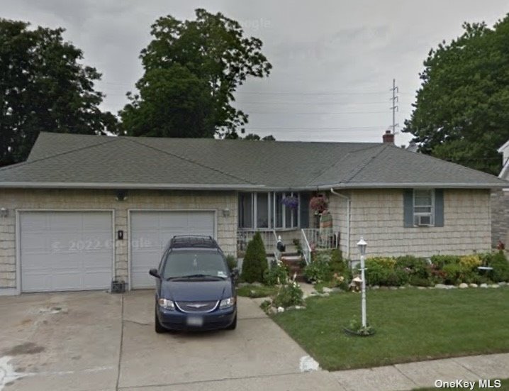 #1 photo, 278 Nevada Street, 东长岛 Lindenhurst , NY 11757