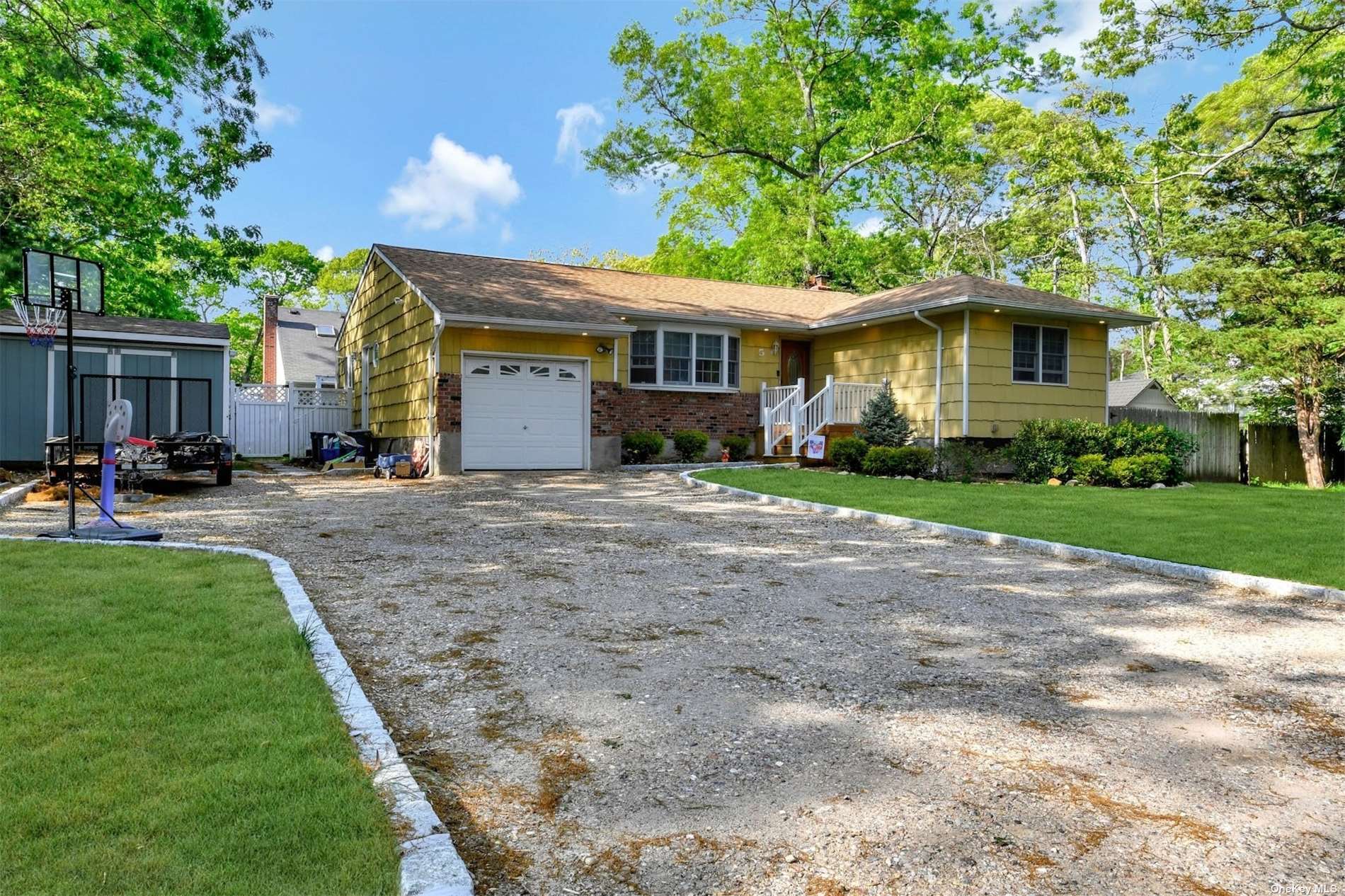 #1 photo, 5 Williams Street, 东长岛 Centereach , NY 11720