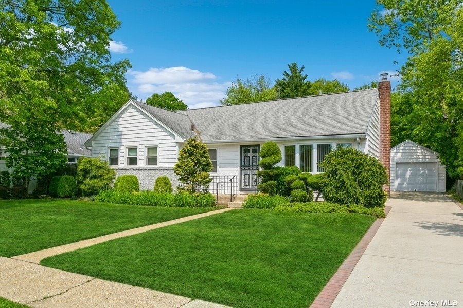 #1 photo, 1525 Jackson Avenue, ناسو East Meadow , NY 11554