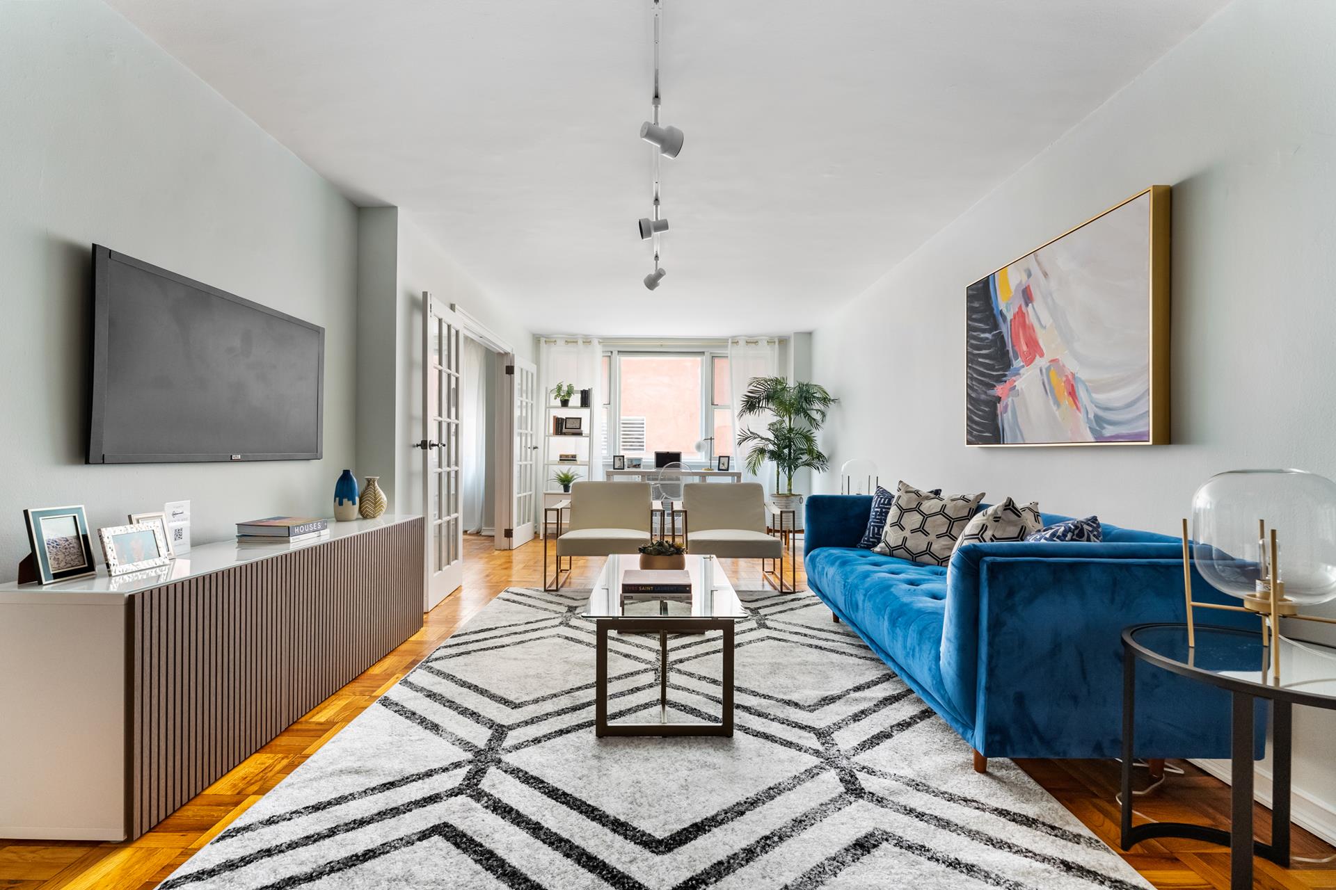 #1 photo, 215 East 80th Street, 曼哈顿 上东城 Yorkville , NY 10021