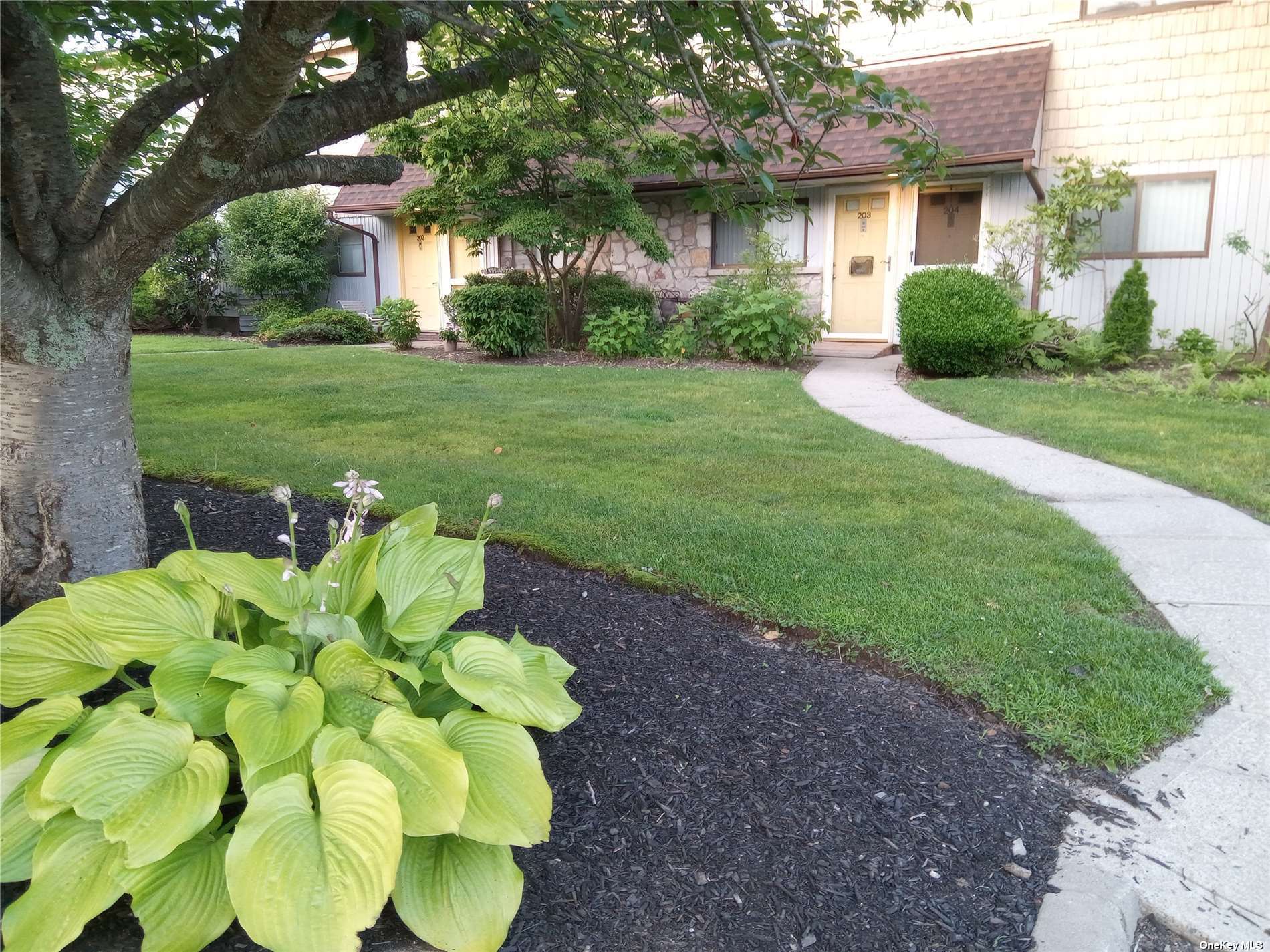 #1 photo, 204 N Point Circle Circle, 东长岛 科勒姆 Coram , NY 11727