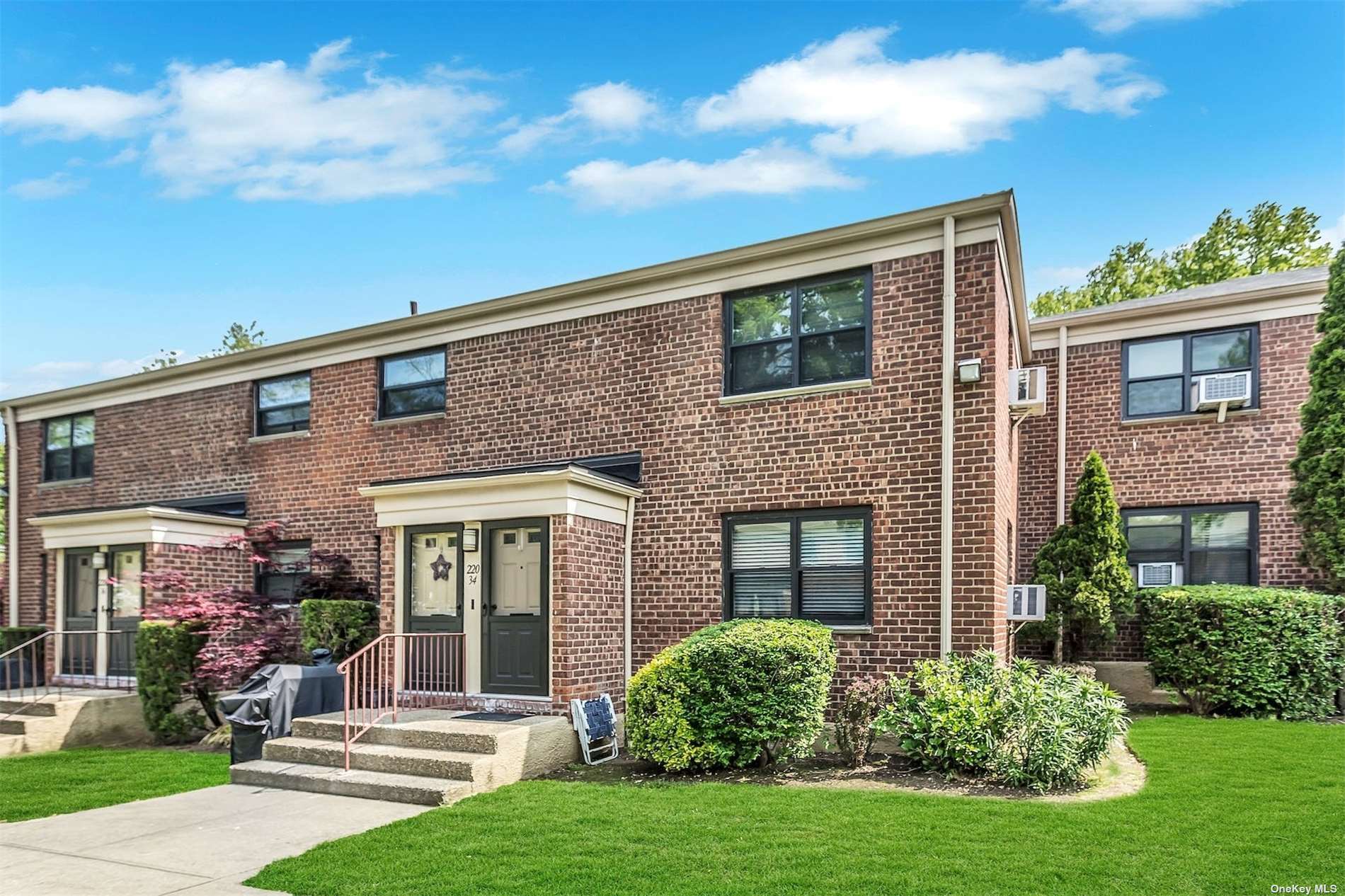 #1 photo, 220-34 73 Avenue, 皇后區 貝塞 Bayside , NY 11364