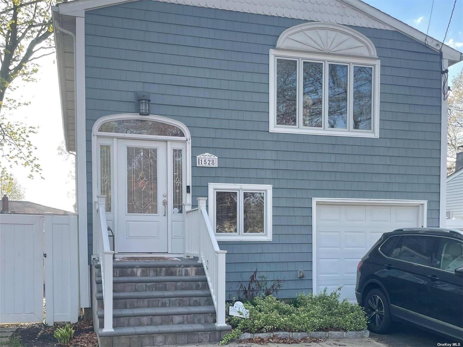 #1 photo, 1528 Carl Avenue, Holbrook , NY 11741