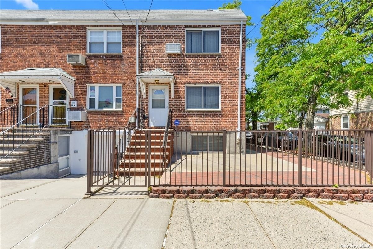 #1 photo, 134-26 Sitka Street, 皇后区 奥松公园 Ozone Park , NY 11417