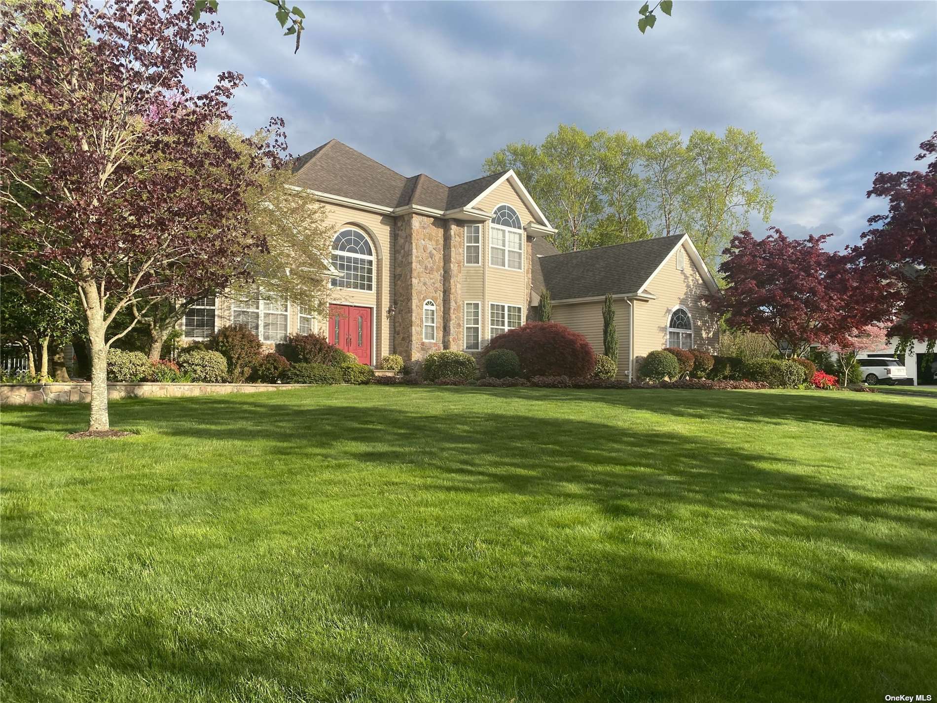 #1 photo, 18 Sweetgum Lane, Miller Place , NY 11764