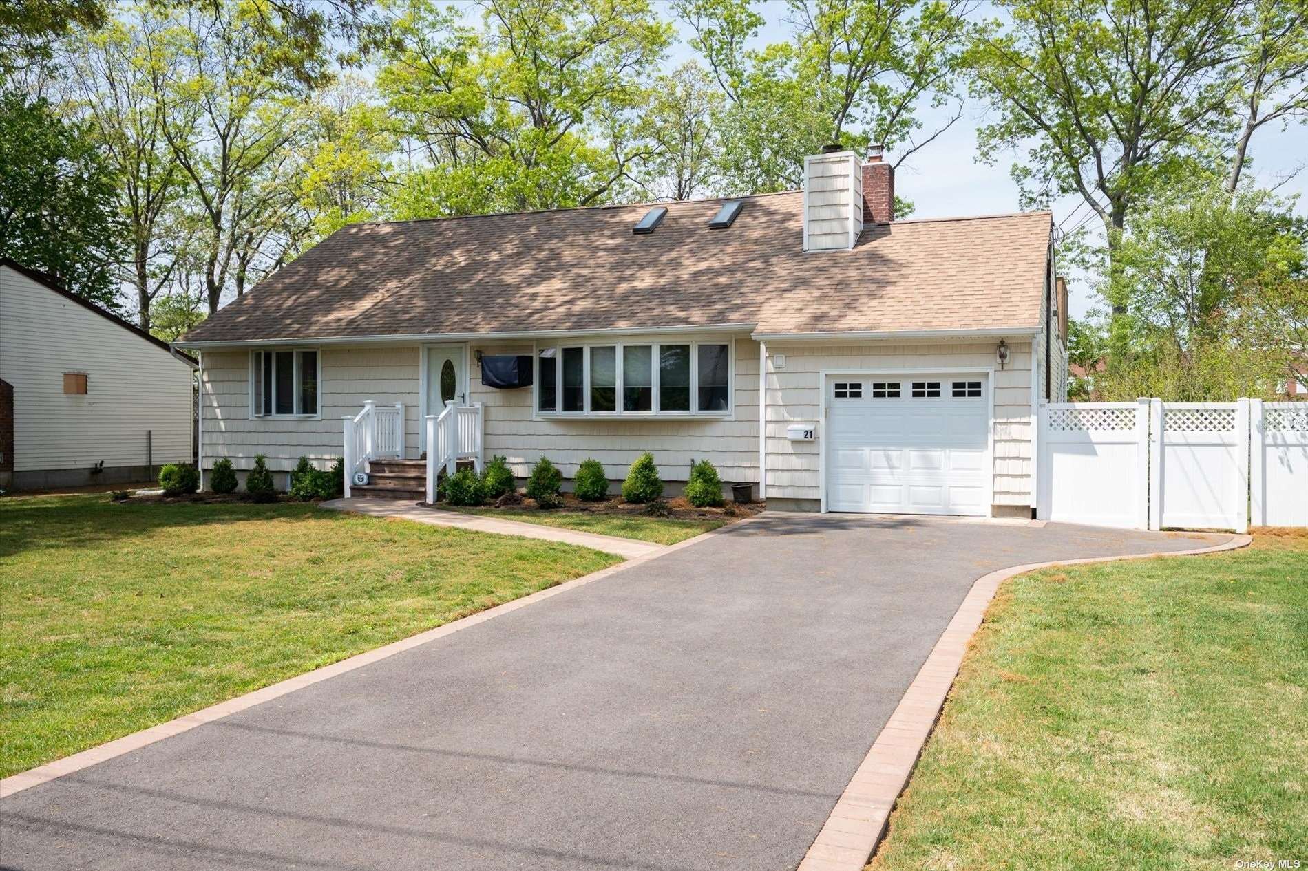 #1 photo, 21 Abrew Street, Bay Shore , NY 11706